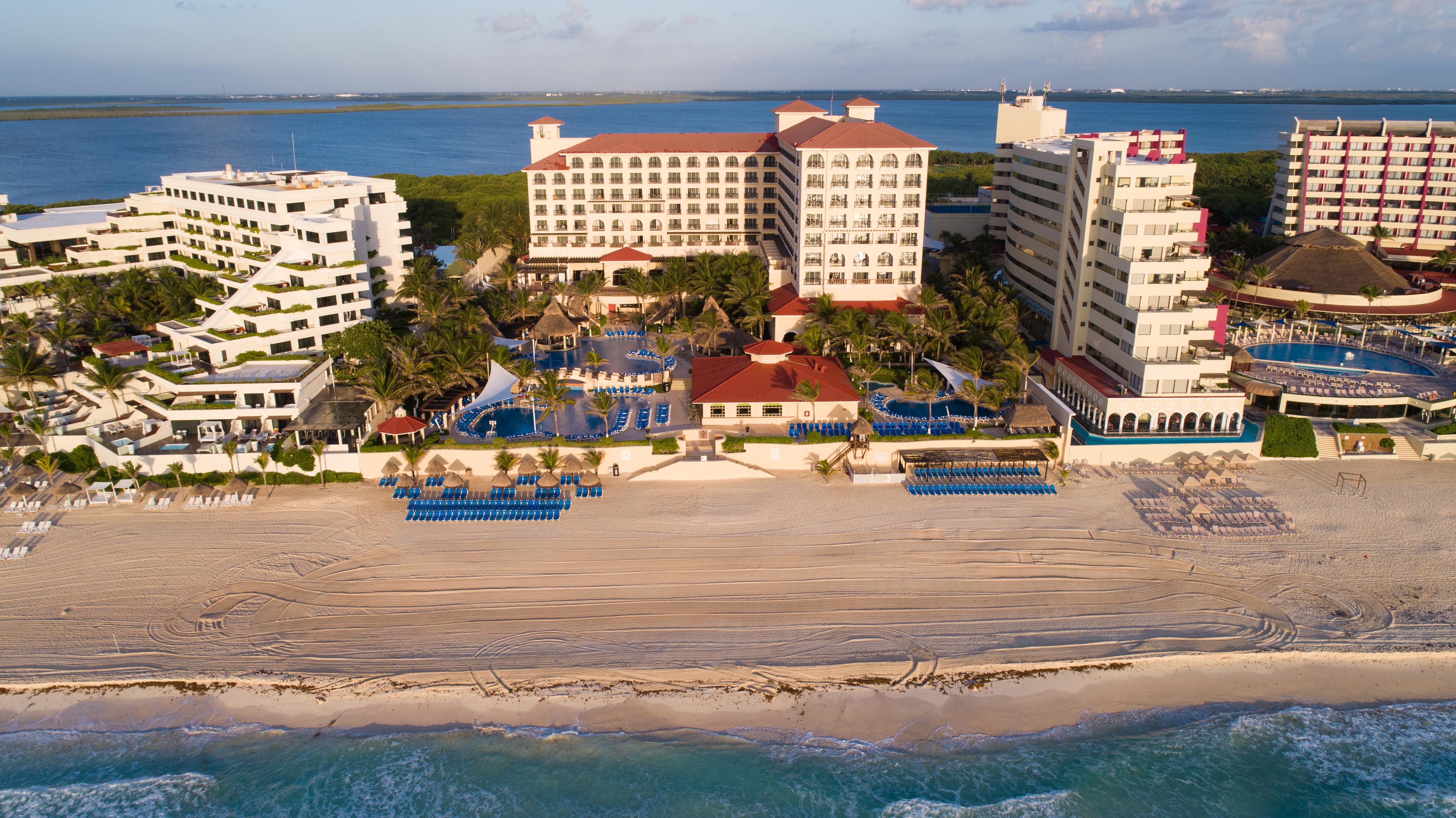 Gr Solaris Cancun Luaran gambar